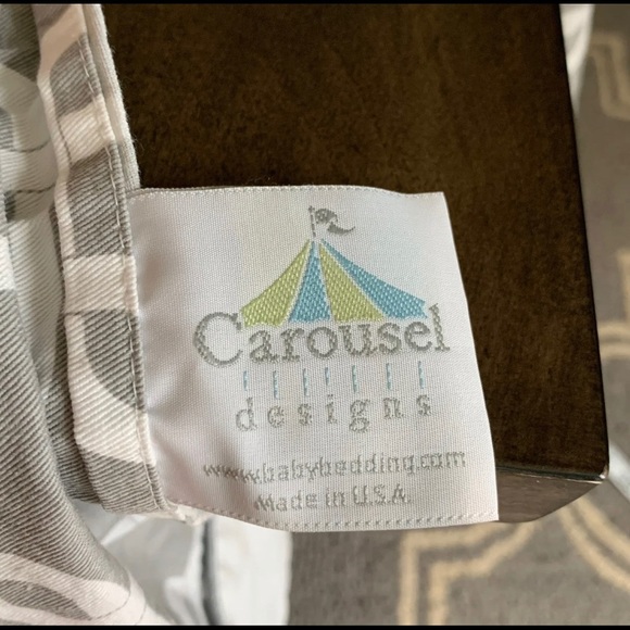 Grey/White Crib Skirt & Bumper - Picture 5 of 8